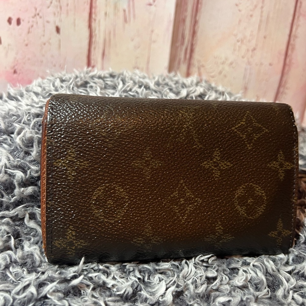Vintage LV Snap Wallet - Picture 2 of 14